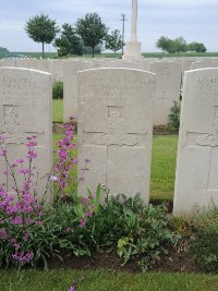 Peronne Road Cemetery Maricourt - Tomlinson, H