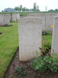 Peronne Road Cemetery Maricourt - Tuck, E J