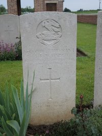 Peronne Road Cemetery Maricourt - Walker, Turner Russell