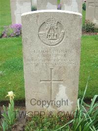 Peronne Road Cemetery Maricourt - Walters, R