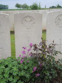 Peronne Road Cemetery Maricourt - Watt, W