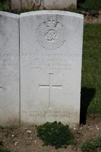 Abbeville Communal Cemetery Extension - Woods, W J