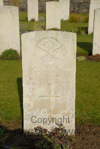 Pond Farm Cemetery - Bentley, F H