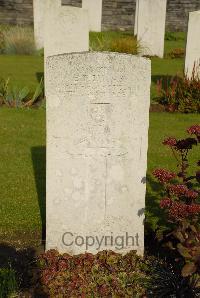 Pond Farm Cemetery - Lucas, E P