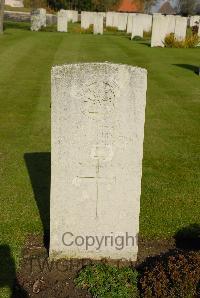 Pond Farm Cemetery - Melling, R