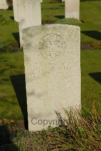 Pond Farm Cemetery - Mitchell, W T