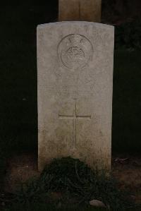 Ruyaulcourt Military Cemetery - Dixon, J W