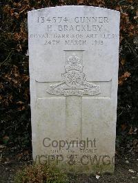 St. Hilaire Cemetery Frevent - Brackley, H