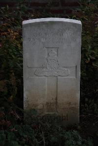 Englebelmer Communal Cemetery Extension - Bowstead, C D