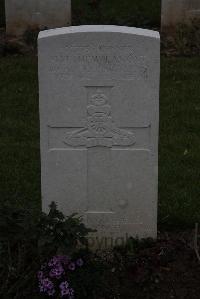 Englebelmer Communal Cemetery Extension - Lamont, Matthew