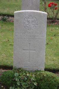 Maroeuil British Cemetery - Anderson, W B