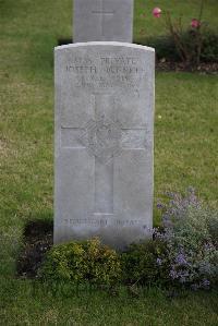 Maroeuil British Cemetery - Bennett, Josephs