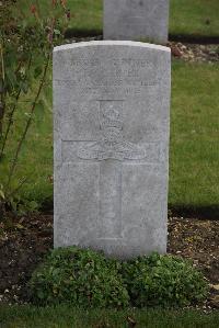 Maroeuil British Cemetery - Carter, Leonard