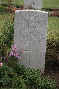 Maroeuil British Cemetery - Chapman, Bernhard MacKarill
