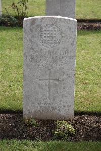 Maroeuil British Cemetery - Edwards, Thomas Cenydd Martin