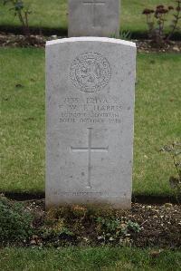 Maroeuil British Cemetery - Harris, Frederick William Francis
