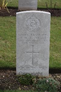 Maroeuil British Cemetery - Holmes, Percy William Tompsett