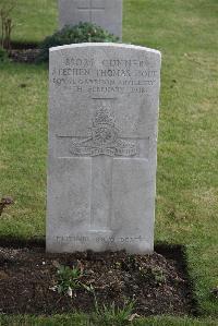 Maroeuil British Cemetery - Holt, Stephen Thomas
