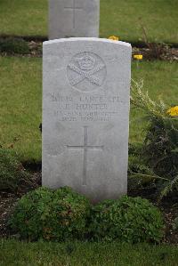 Maroeuil British Cemetery - Hunter, T