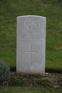 Maroeuil British Cemetery - Paxton, W D
