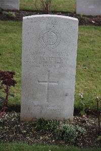 Maroeuil British Cemetery - Pettersen, S