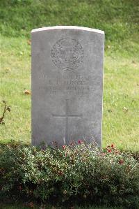 Maroeuil British Cemetery - Runcie, John James