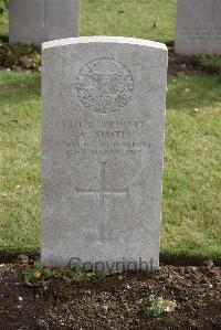 Maroeuil British Cemetery - Smith, A