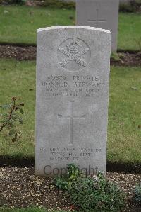 Maroeuil British Cemetery - Stewart, Donald
