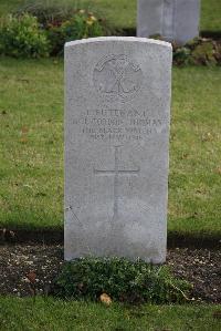 Maroeuil British Cemetery - Thomas, Arthur John Gordon