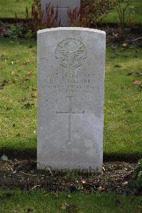 Maroeuil British Cemetery - Walker, Richard John