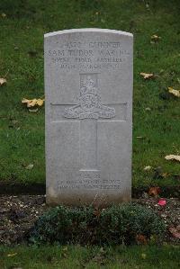 Maroeuil British Cemetery - Waring, Sam Tudor