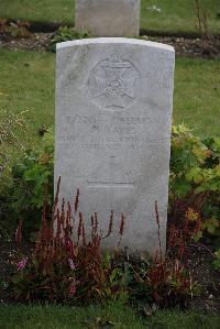 Maroeuil British Cemetery - Yates, J