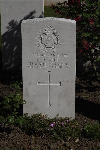 Ypres Reservoir Cemetery - Kiff, C T
