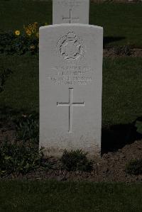 Ypres Reservoir Cemetery - Landry, J