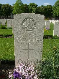 Ypres Reservoir Cemetery - Tulloch, Ronald George