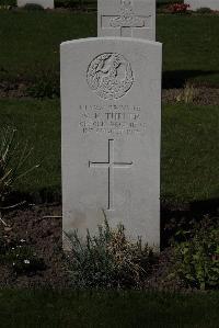 Ypres Reservoir Cemetery - Turner, W E