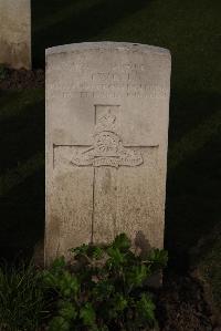 Ypres Reservoir Cemetery - Twells, Albert