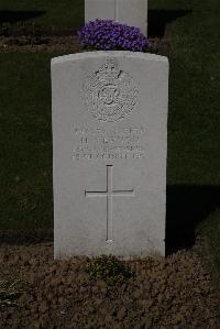 Ypres Reservoir Cemetery - Vernon, H