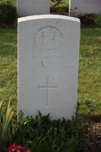 Ypres Reservoir Cemetery - Walker, James