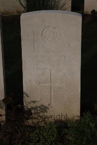 Ypres Reservoir Cemetery - Walker, M