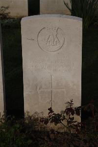 Ypres Reservoir Cemetery - Walkington, J C
