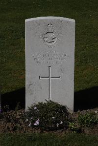 Ypres Reservoir Cemetery - Waterlow, E