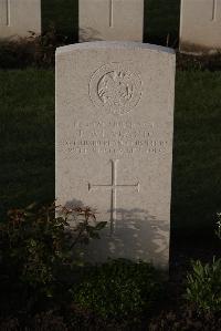 Ypres Reservoir Cemetery - Wealand, F