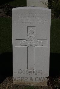 Ypres Reservoir Cemetery - White, Frank