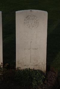 Ypres Reservoir Cemetery - White, Leslie Charles Walter