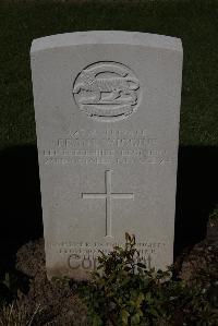 Ypres Reservoir Cemetery - Wiggins, Frank