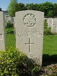 Ypres Reservoir Cemetery - Williams, Leslie St. Clair