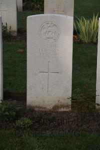 Ypres Reservoir Cemetery - Wixon, H