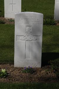 Ypres Reservoir Cemetery - Woodroffe, Frederick Breakie