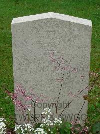 Rocquigny-Equancourt Road British Cemetery&#44; Manancourt - Andresen, Hans
